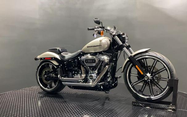 2018 Harley-Davidson® FXBRS - Softail® Breakout® 114