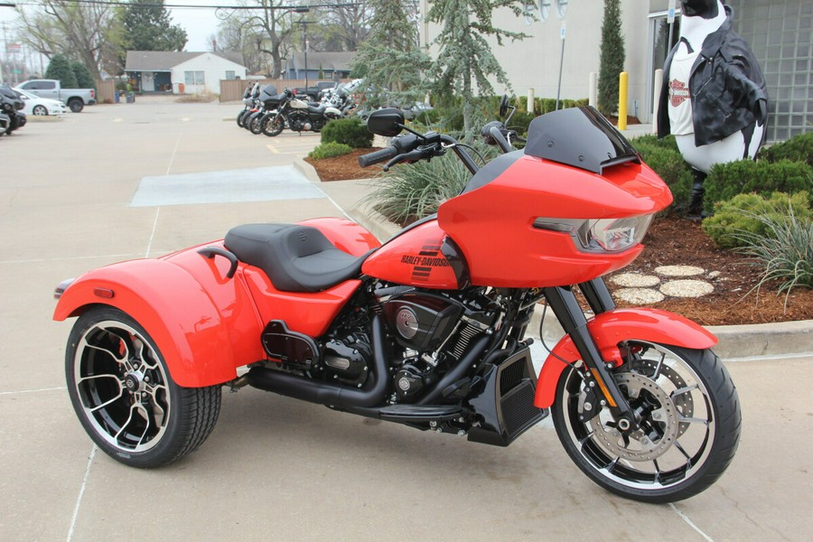 2026 Harley-Davidson Road Glide 3 Blood Orange