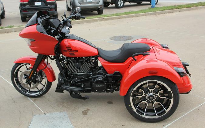 2026 Harley-Davidson Road Glide 3 Blood Orange