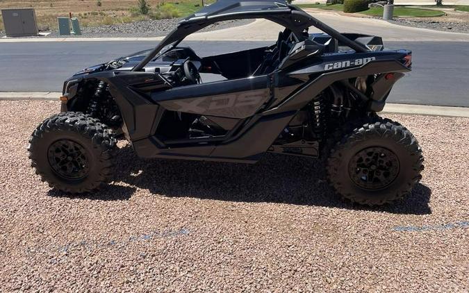 2026 Can-Am® Maverick X3 X ds Turbo RR Triple Black_7.6 in.
