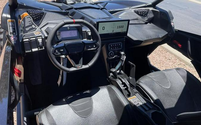 2026 Can-Am® Maverick X3 X ds Turbo RR Triple Black_7.6 in.