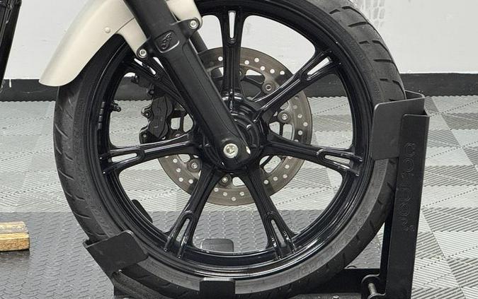 2023 Indian Motorcycle® Chief® Silver Quartz Smoke