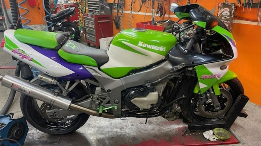 1996 KAWASAKI ZX9R