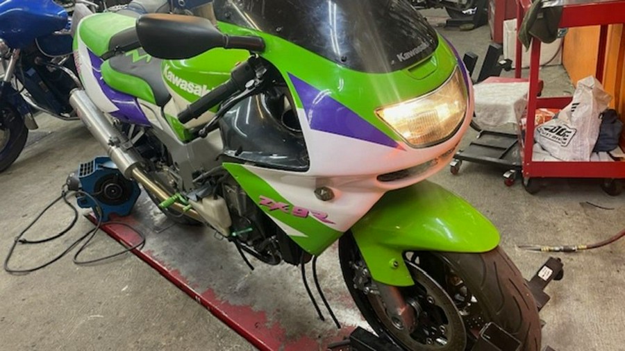 1996 KAWASAKI ZX9R