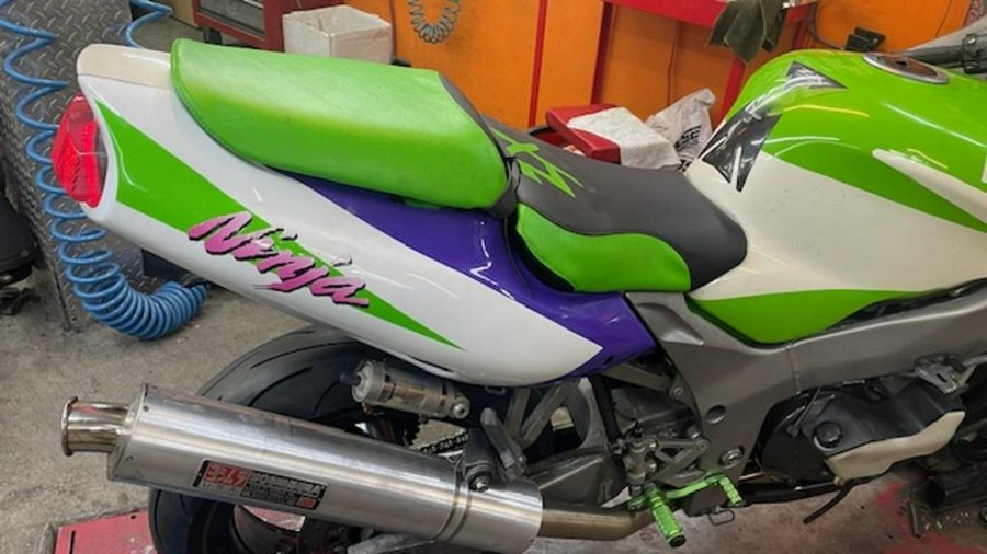 1996 KAWASAKI ZX9R