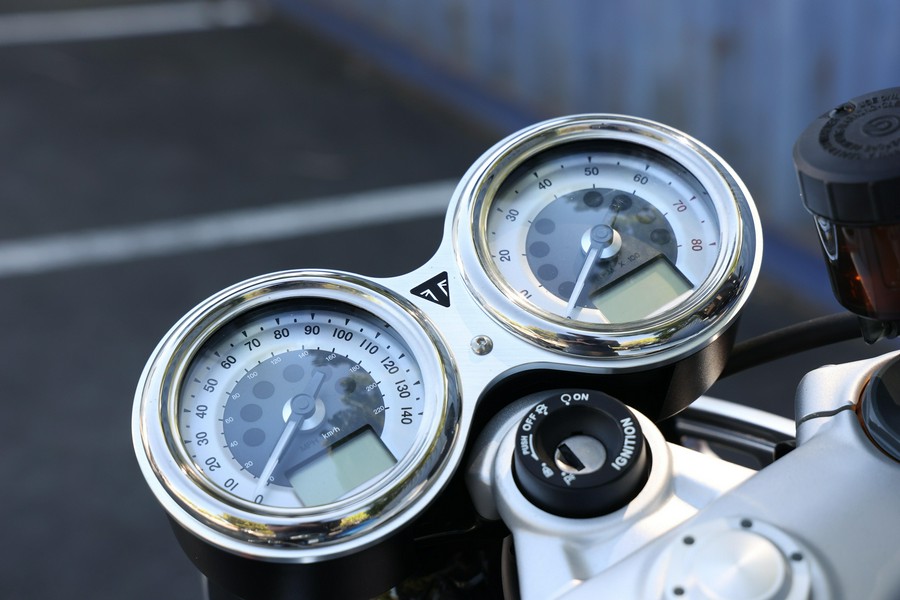 2022 Triumph Thruxton RS Ton-up