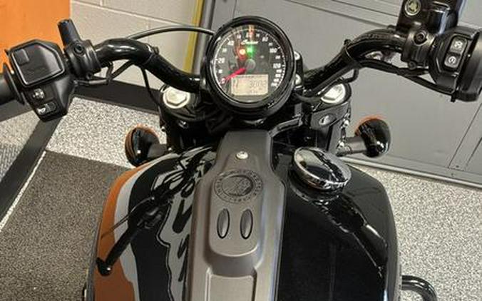 2025 Indian Motorcycle® Scout® Bobber Black Metallic