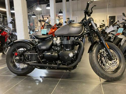 2019 Indian Scout Bobber vs. Triumph Bonneville Bobber Black: Comparison Review