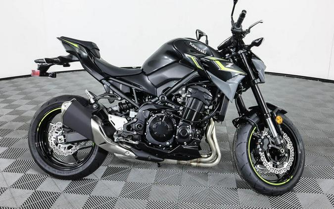 2024 Kawasaki Z900 ABS Metallic Spark Black/Metallic Matte Dark Gray