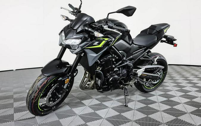 2024 Kawasaki Z900 ABS Metallic Spark Black/Metallic Matte Dark Gray