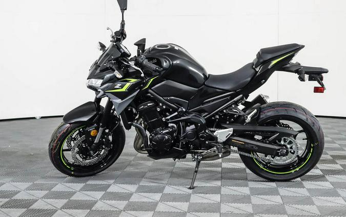 2024 Kawasaki Z900 ABS Metallic Spark Black/Metallic Matte Dark Gray