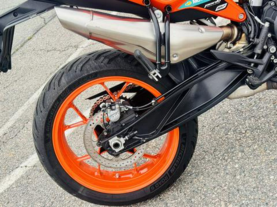 2022 KTM 890 Duke GP