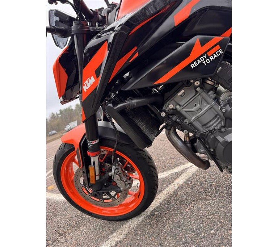 2022 KTM 890 Duke GP