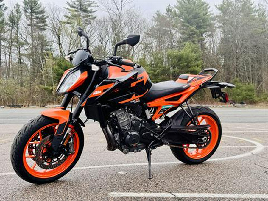 2022 KTM 890 Duke GP