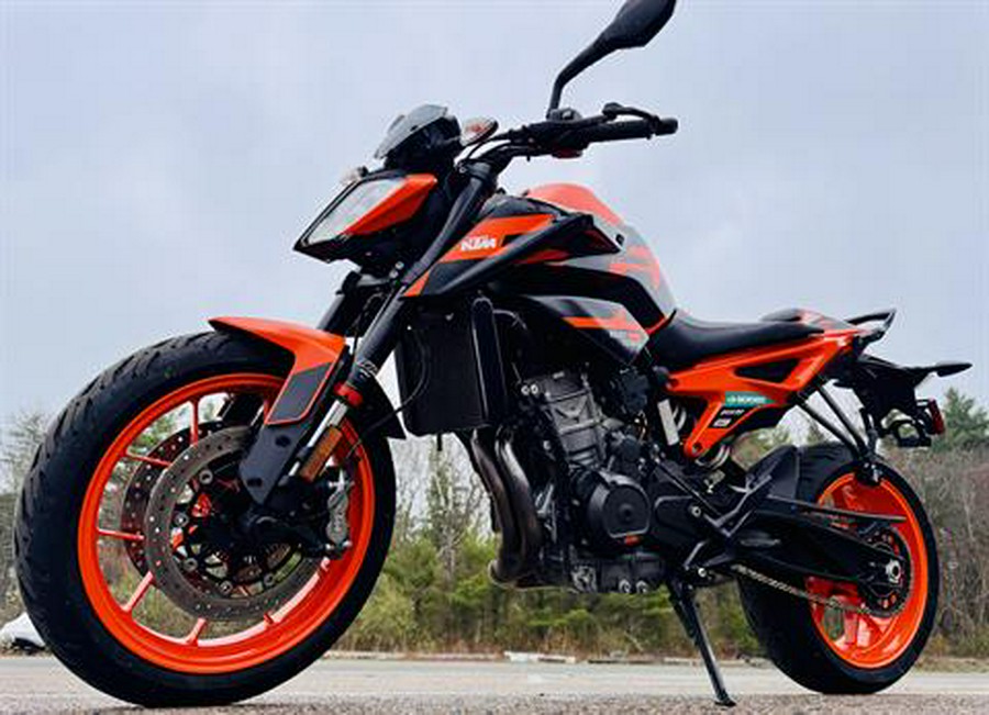 2022 KTM 890 Duke GP