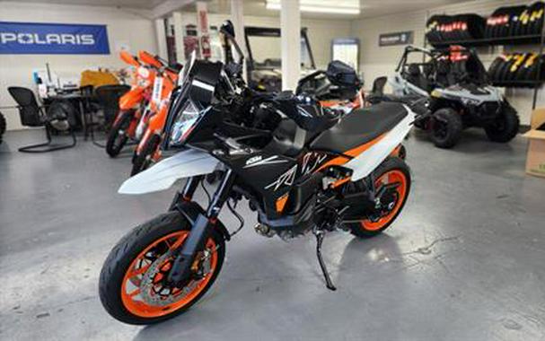 2024 KTM 890 SMT