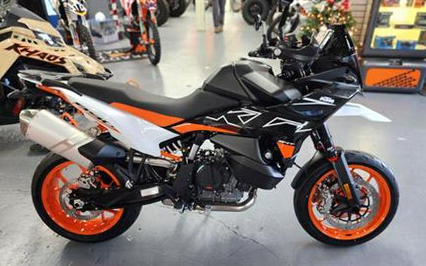 2024 KTM 890 SMT