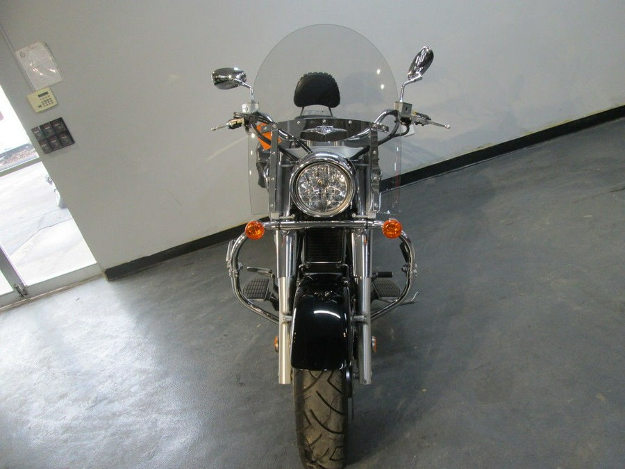 2005 Suzuki Boulevard C90T