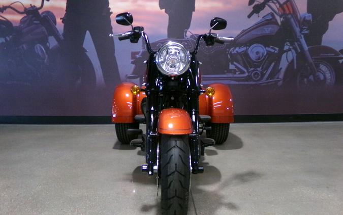 2025 Harley-Davidson Freewheeler® WHISKEY FIRE