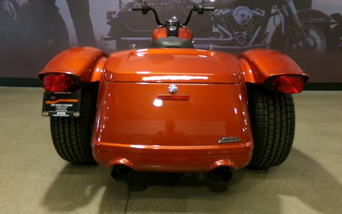 2025 Harley-Davidson Freewheeler® WHISKEY FIRE