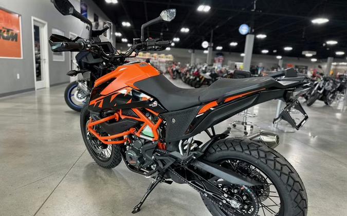 2024 KTM Adventure 390