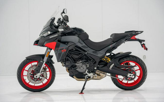 2024 Ducati Multistrada V2 Thrilling Black
