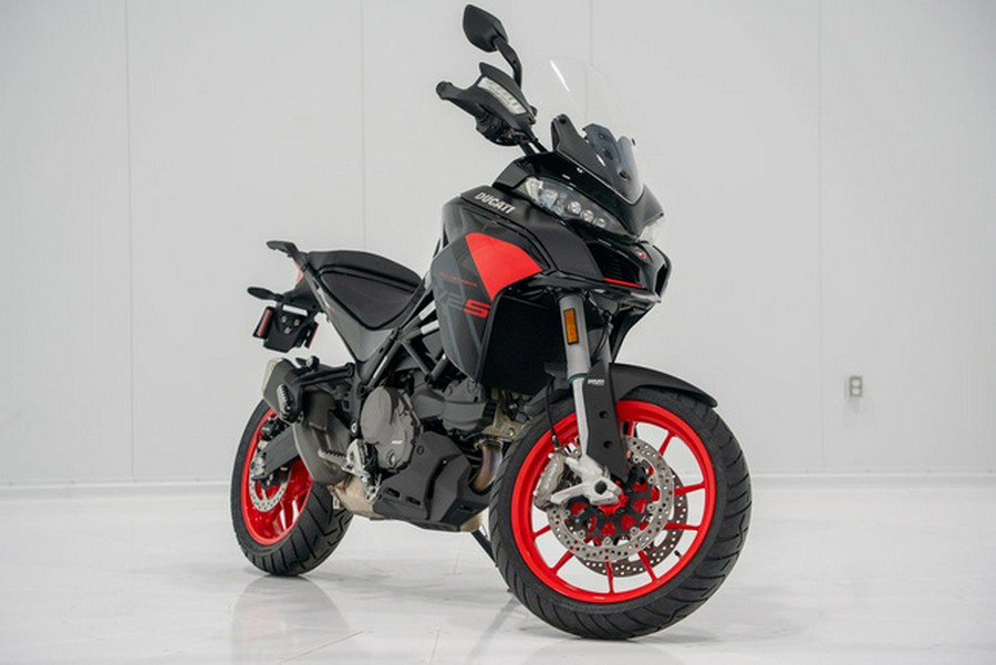2024 Ducati Multistrada V2 Thrilling Black