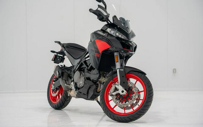 2024 Ducati Multistrada V2 Thrilling Black
