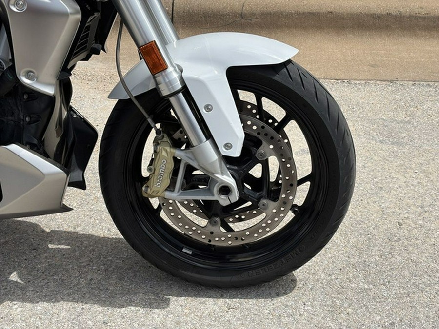 2022 BMW R 1250 R Light White Racing Blue Racing Red
