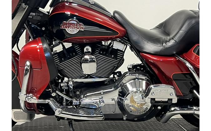 2006 Harley-Davidson® ULTRA CLASSIC ELECTRA GLIDE FLHTCUI