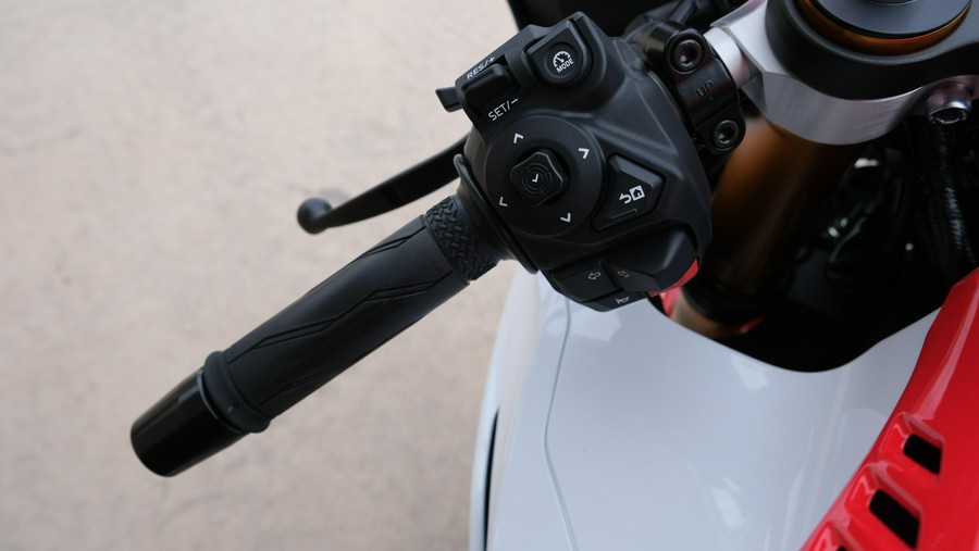 2026 YAMAHA YZFR7 70TH ANNIVERSARY EDITION