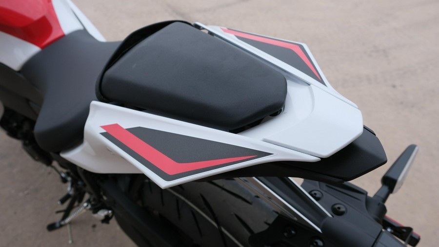2026 YAMAHA YZFR7 70TH ANNIVERSARY EDITION
