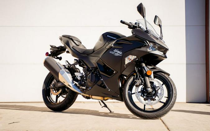 2026 Kawasaki Ninja® 500 ABS Metallic Flat Spark Black