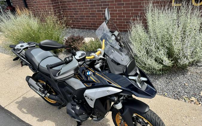 2026 BMW Motorrad R 1300 GS Imperial Blue Metallic
