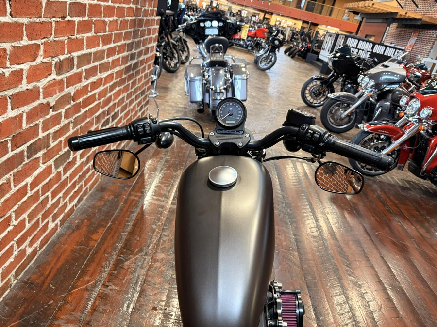 XL 883N 2021 Iron 883