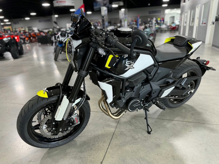 2024 CFMOTO 700