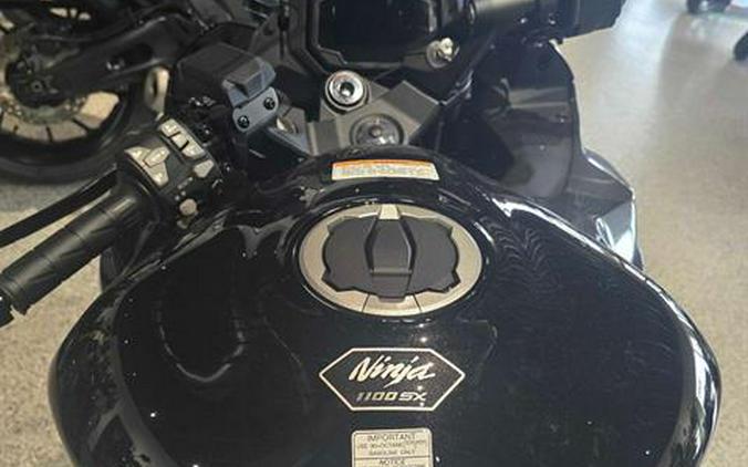 2025 Kawasaki Ninja 1100SX ABS