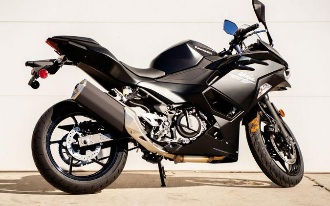 2026 Kawasaki Ninja® 500 ABS Metallic Flat Spark Black