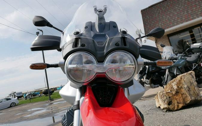 2025 Moto Guzzi V85 TT
