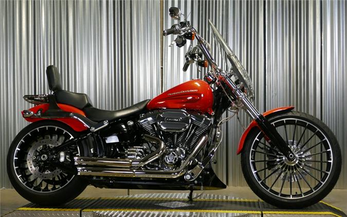 2017 Harley-Davidson Softail Breakout