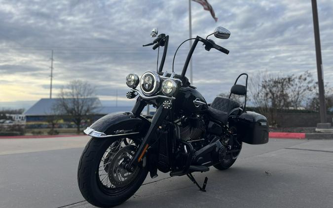2020 Harley-Davidson® Heritage Classic 114 FLHCS Vivid Black 072724