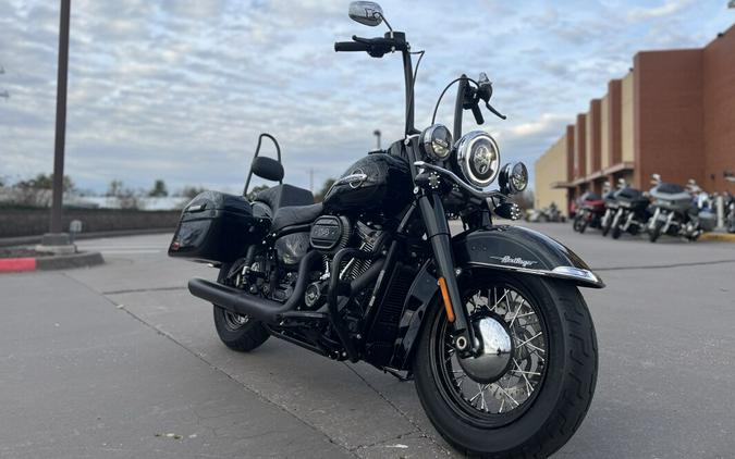2020 Harley-Davidson® Heritage Classic 114 FLHCS Vivid Black 072724