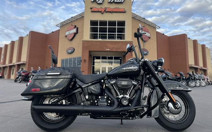 2020 Harley-Davidson® Heritage Classic 114 FLHCS Vivid Black 072724