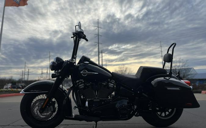 2020 Harley-Davidson® Heritage Classic 114 FLHCS Vivid Black 072724