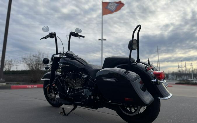 2020 Harley-Davidson® Heritage Classic 114 FLHCS Vivid Black 072724