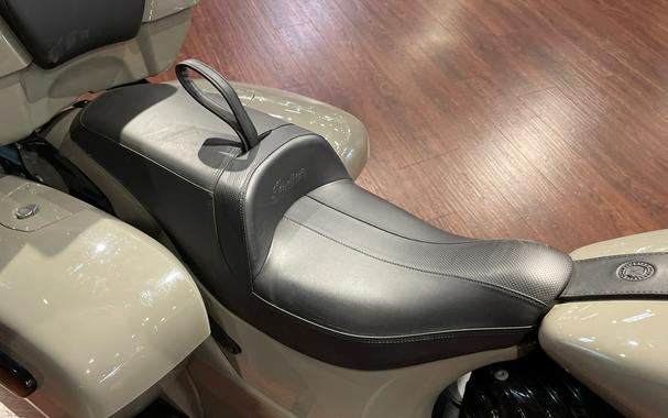 2022 Indian Motorcycle Indian Springfield Dark Horse