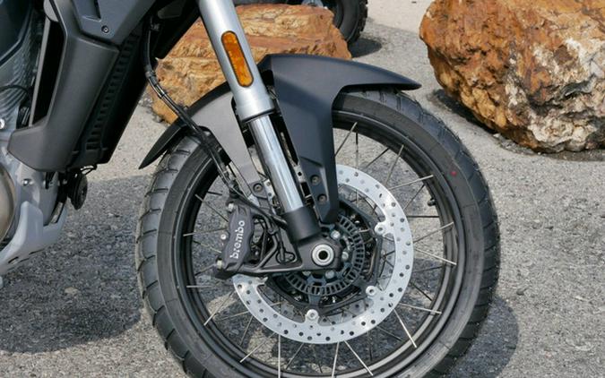 2025 Moto Guzzi Stelvio