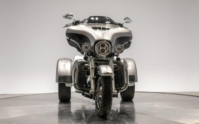 2016 HARLEY-DAVIDSON FLHTCUTG TRI GLIDE ULTRA in Billet Silver/Vivid Black with 24,668 miles
