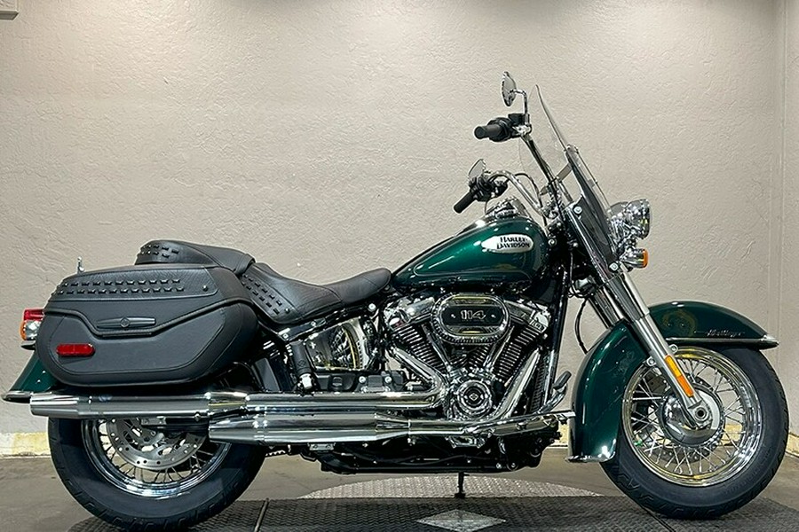 Harley-Davidson Heritage Classic 2024 FLHCS 84472654 ALPINE GREEN W/ PINSTRIPE