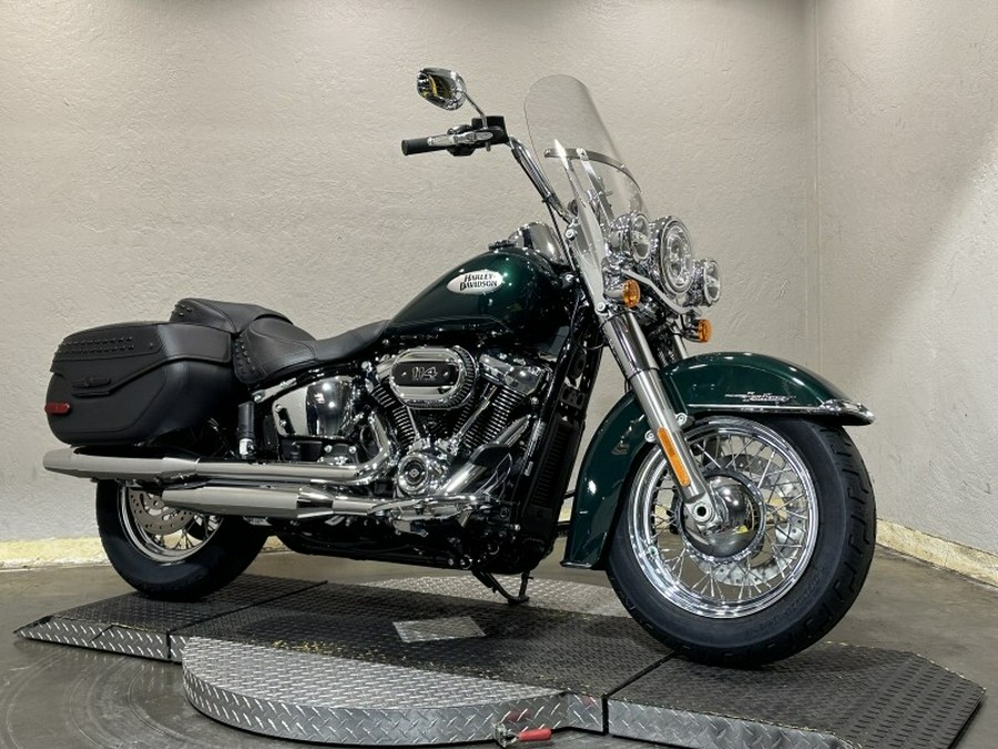 Harley-Davidson Heritage Classic 2024 FLHCS 84472654 ALPINE GREEN W/ PINSTRIPE